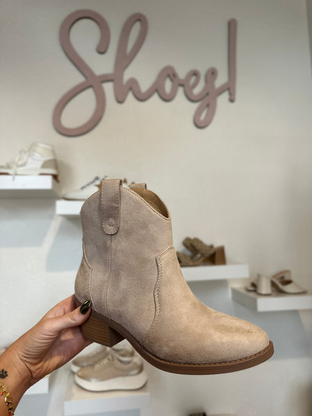 Joriah Boots- Clay-K. Ellis Boutique
